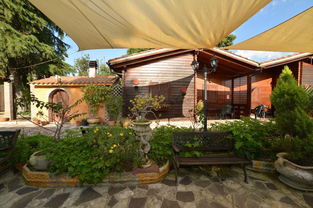 Agriturismo Borgo Dell'Aschetto Marina di Cerveteri Luaran gambar